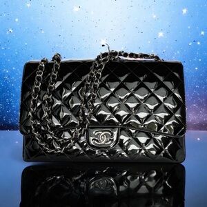 💕CHANEL Classic Maxi Single Flap Patent Leather • BLACK • Silver-Tone Hardware